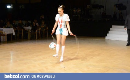 Mistrzyni świata w skakance tańczy czardasza