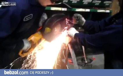 Zarabianie oczka na grubej stalowej linie