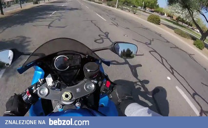 Reakcja policjanta na złapanie przekraczającego prędkość 