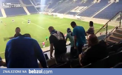 Kiedy puścisz bąka na meczu i masz nadzieje