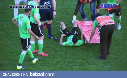 Jak (nie) znosić piłkarza z boiska?