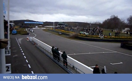 Poważnie wyglądający wypadek na torze Goodwood