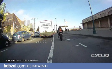 Motocyklista cwaniak 