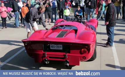 Włącz i posłuchaj pracującego silnika Ferrari 330 P4