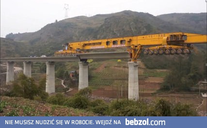 Nietypowa chińska maszyna do budowy wiaduktów