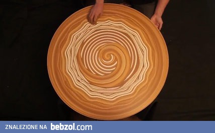 koło garncarskie i piasek