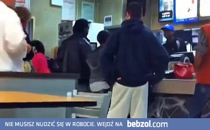 Nie wchodź za ladę. Nigdy.