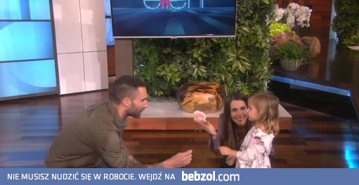 Adam Levine i jego mala fanka 