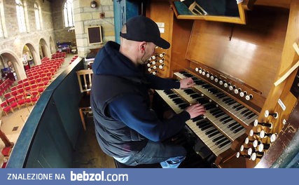 Motyw z Interstellar wykonany na organach i pianinie