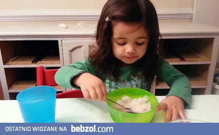 Reakcja dziewczynki na lody