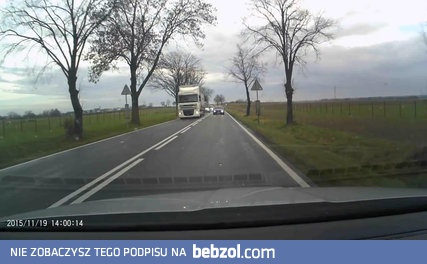 Idiota jedzie na czołówkę