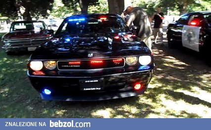 Policyjny Dodge Challenger R/T 