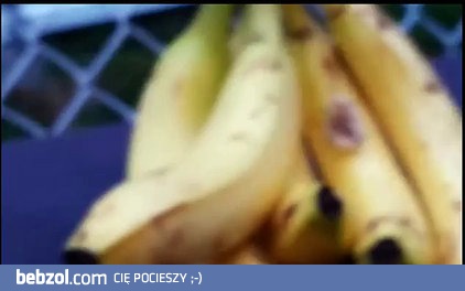 Kupił banany w sklepie 