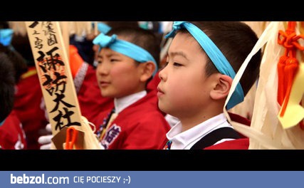 Japoński festiwal Onbashira (święte pnie)