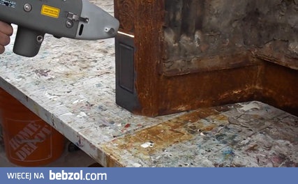 Laserowe oczyszczanie zardzewiałego kominka