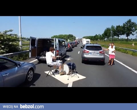 Jak zabić nudę stojąc w korku?