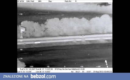 Lądujący samolot oglądany przez kamerę termowizyjną