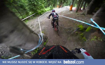 Ciekawy zjazd rowerem (downhill) z komentarzem.