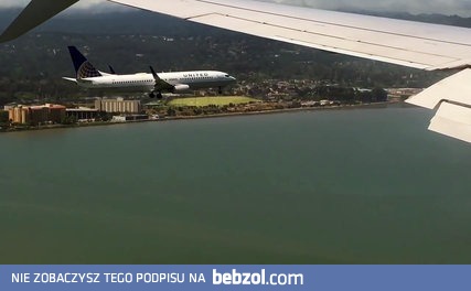 Równolegle lądowanie dwóch samolotów