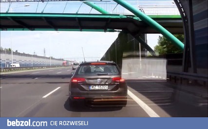 Kretyn szuka sponsora na naprawę klapy...