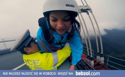 Różowy pasek kontra policja