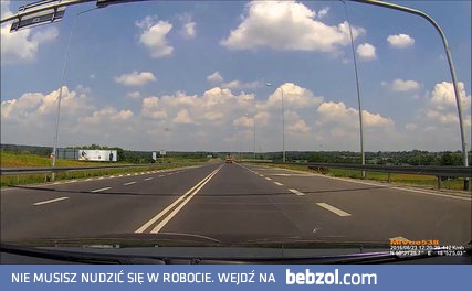 Niespodzianka na drodze podczas wyprzedzania. 