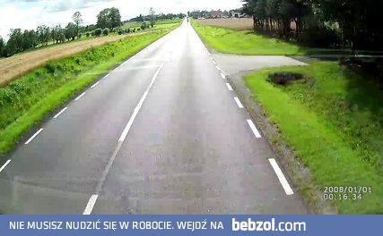 Skutek niespojrzenia w lusterko przed rozpoczęciem wyprzedzania