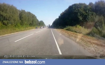 Rusek z orężem bez kontaktowo naprawia cygański tabor 