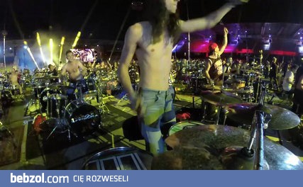 Seven Nation Army wykonany przez 1200 osób