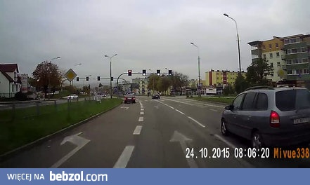 Wjazd rowerem prosto pod koła