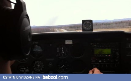 Awaryjne lądowanie na autostradzie