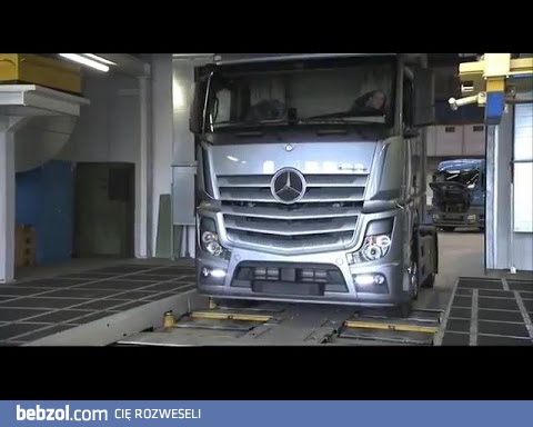 Produkcja samochodu ciężarowego Mercedes Actros