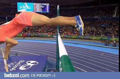 Niespotykana zrzuta tyczki przez Japończyka