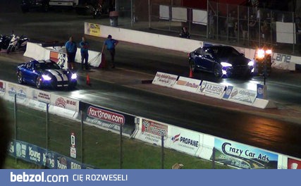 Viper vs Tesla w pojedynku na 1/4 mili