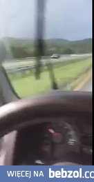 Pod prąd na autostradzie i solidny dzwon