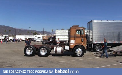 Jak nie wjeżdżać ciężarówką na lawetę