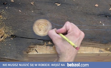 Tworzenie drewnianej łyżki ze 100 letniej deski sosnowej