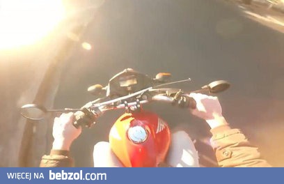 Motocyklista i natychmiastowa karma 