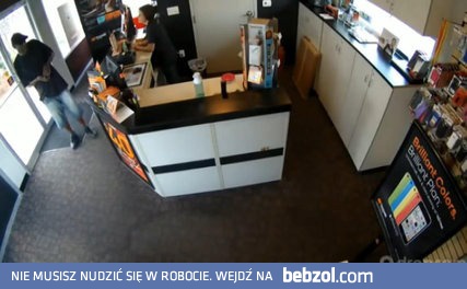 Murzyn pobił białą kobietę w ciąży 