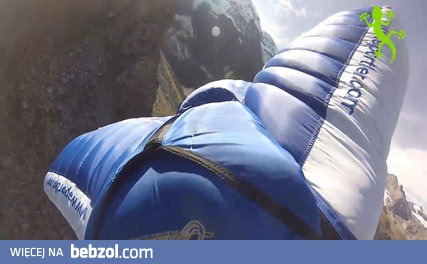 Przelot w kombinezonie wingsuit