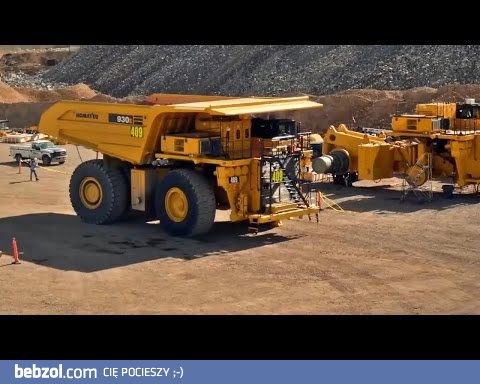 Komatsu 930E Truck