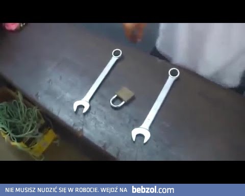 Otwieranie kłódki bez klucza