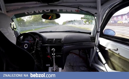 Odpadły mu drzwi podczas jazdy 