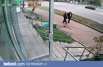 Koszący lot samochodem