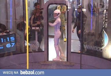 Indoor Skydiving w wykonaniu 17-letniej Polki 