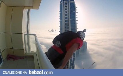 Skok z wieżowca w chmury