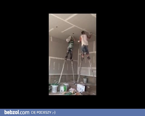 Murarz tynkarz akrobata