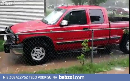 Potężne gradobicie gdzieś w USA