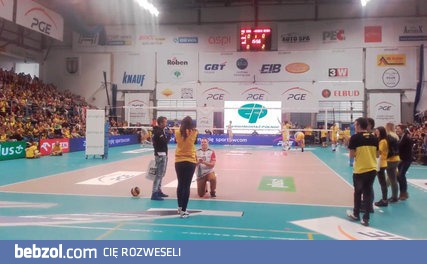 Kibic oświadczył się na meczu Asseco Resovia Rzeszów 