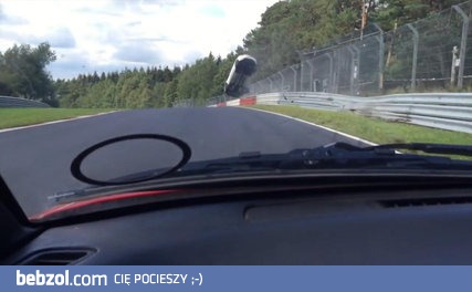 Potężny dzwon Megane RS na Nurburgring przy ~190 km/h